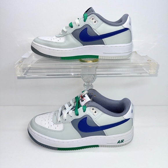 NIKE AIR FORCE 1/ SIZE 4Y - Picture 2 of 8